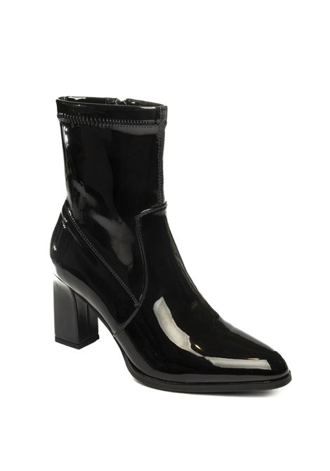 t80 UMA PARKER NEW YORK | 639VERN-NERO